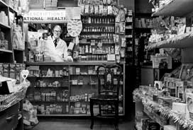 Munt's Chemist in mid 1980s